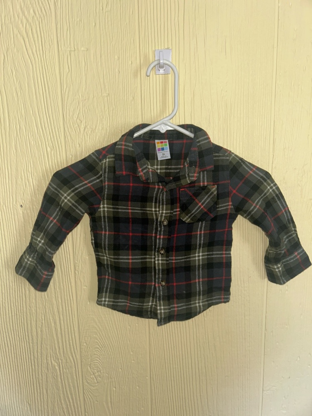Black & Green Plaid Button-Up Shirt